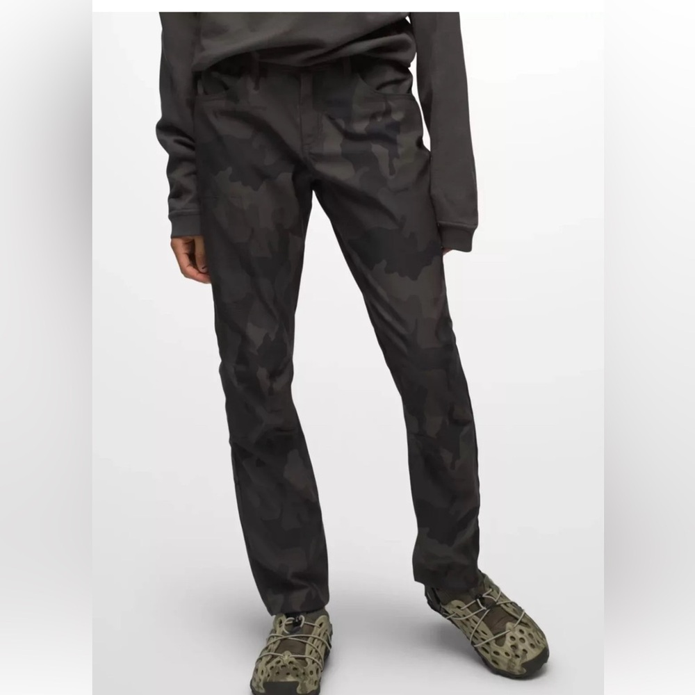 NWT prAna HALLE PANT II CONVERTIBLE ROLL UP STANDARD FIT SZ 12R Charcoal Camo - Picture 2 of 6